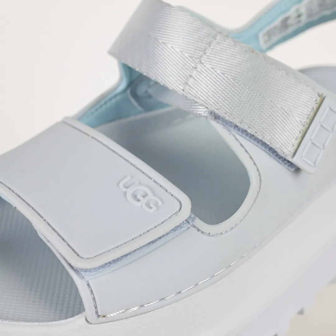 Copy price 💰560 Core recommendation Good price UGG Velcro slippers sandals summer versatile slippers soft sole non-slip beach thick sole casual elegant sandals The style of UGG sandals is really nice. It is suitable for all ages. The soles are made of super lightweight EVA foam. The classic material of U family can be said to be "light" to let you enjoy a different naked feeling. It is one of the most worth buying sandals in history. I guarantee you will not regret the series. Original OEM production Y products are available now. Size: 35 36 37 38 39 40